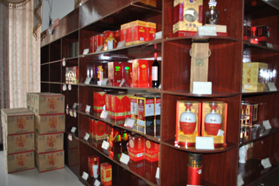 廣源酒業(yè)-廣西浦北縣食品提供廣源酒業(yè)的相關(guān)介紹、產(chǎn)品、服務(wù)、圖片、價格生豬屠宰,生豬繁育養(yǎng)殖,酒類批發(fā)零售,餐飲旅業(yè)、欽州市農(nóng)業(yè)產(chǎn)業(yè)化重點龍頭企業(yè)、廣西食品行業(yè)十強企業(yè)、廣西食品行業(yè)節(jié)能減排先進企業(yè)、